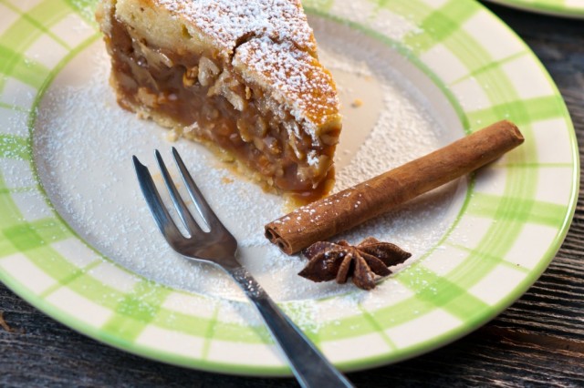 Engadine walnut cake is one of the gastronomic icons of Graubünden, a Swiss culinary classic that is exported all over the world.