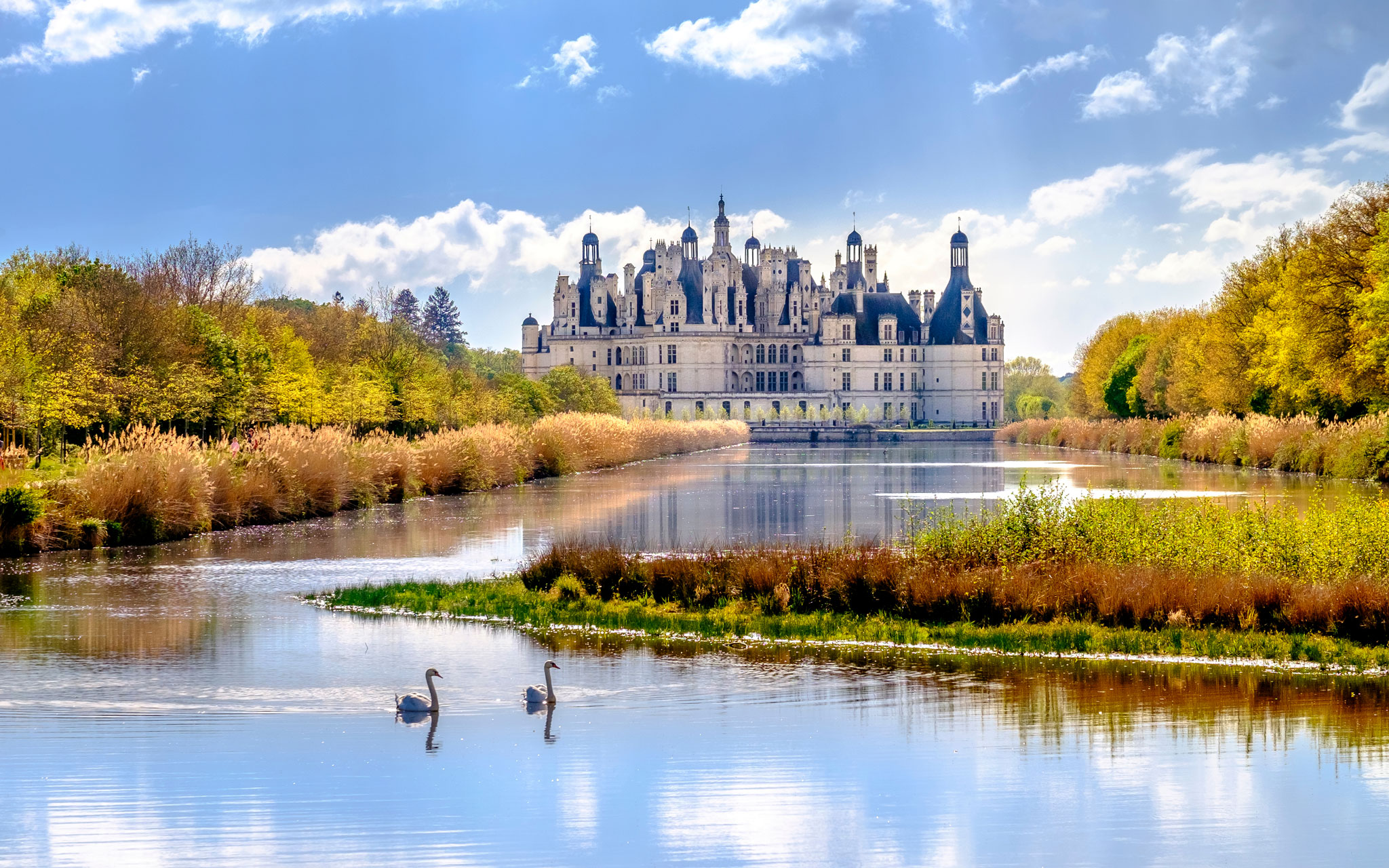 6 Spectacular castles to visit on your next walking holiday in Europe