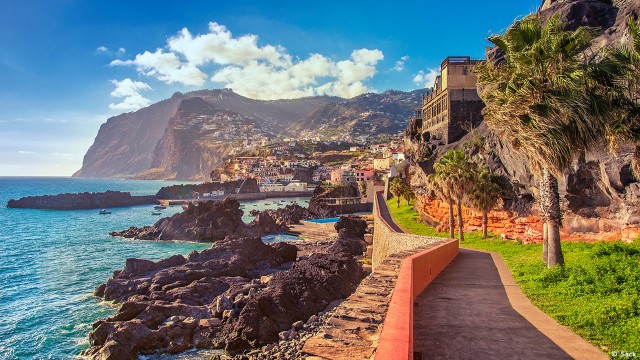 Promenade walk into Camara de Lobos, Madeira